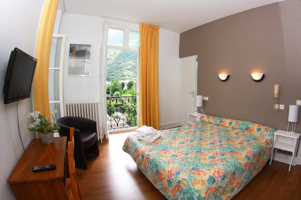 Hotel Aquitaine Bagnères-de-Luchon Εξωτερικό φωτογραφία